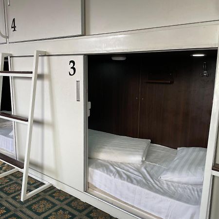 Capsule Hotel Technocave บิชเคก ภายนอก รูปภาพ
