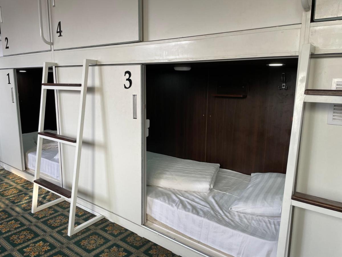 Capsule Hotel Technocave บิชเคก ภายนอก รูปภาพ