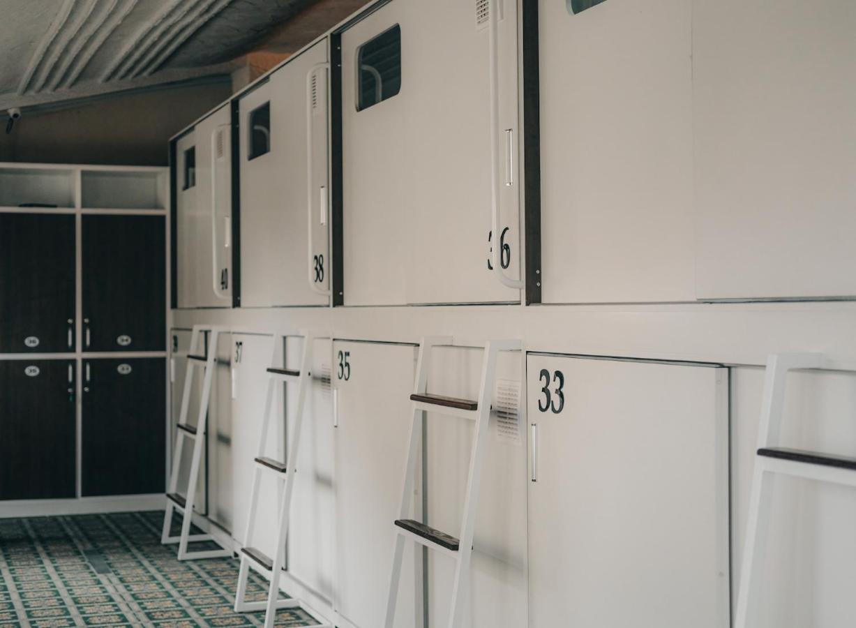 Capsule Hotel Technocave บิชเคก ภายนอก รูปภาพ