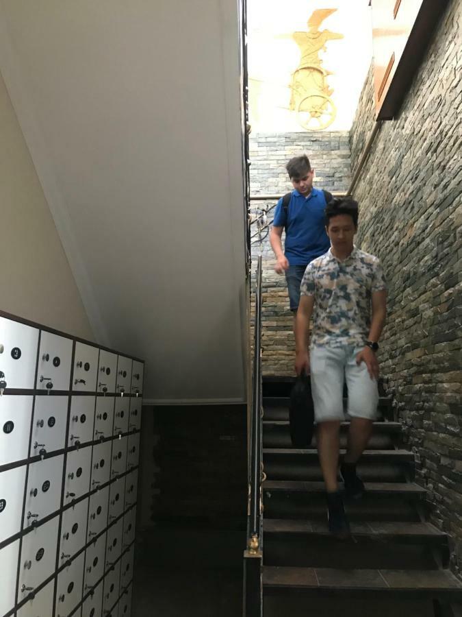 Capsule Hotel Technocave บิชเคก ภายนอก รูปภาพ
