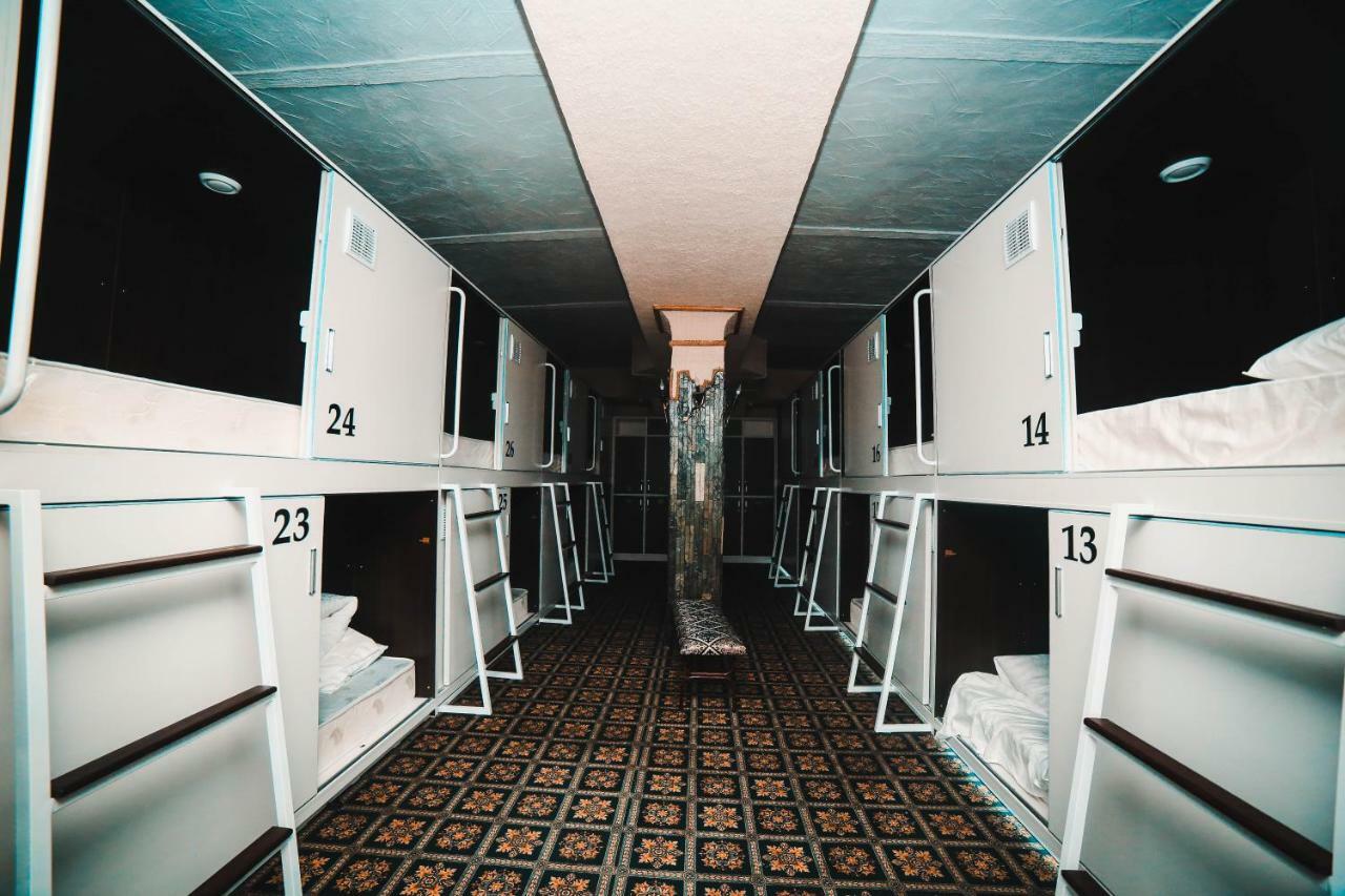 Capsule Hotel Technocave บิชเคก ภายนอก รูปภาพ