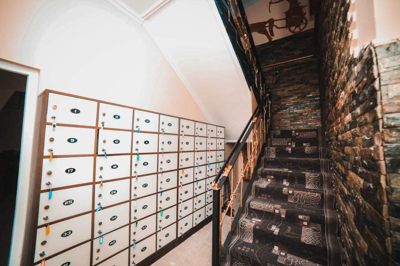 Capsule Hotel Technocave บิชเคก ภายนอก รูปภาพ