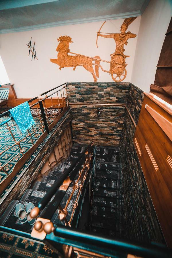 Capsule Hotel Technocave บิชเคก ภายนอก รูปภาพ